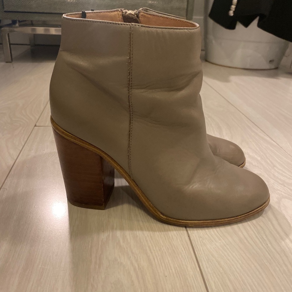 Grey Boots - Picture 4 of 4